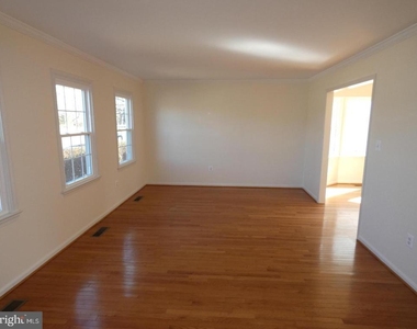 8205 Bell Lane - Photo Thumbnail 18