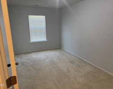 170 River Dell Townes Avenue - Photo Thumbnail 7
