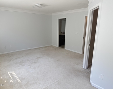 170 River Dell Townes Avenue - Photo Thumbnail 9