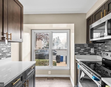 6185 Little Valley Way - Photo Thumbnail 7