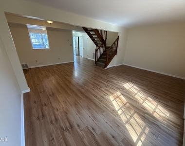 4663 Pine Trace Drive - Photo Thumbnail 3