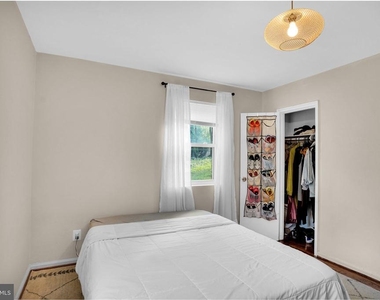 3045 Patrick Henry Drive - Photo Thumbnail 16