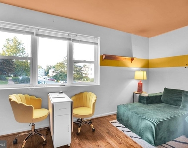 3045 Patrick Henry Drive - Photo Thumbnail 5