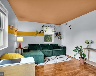 3045 Patrick Henry Drive - Photo Thumbnail 3