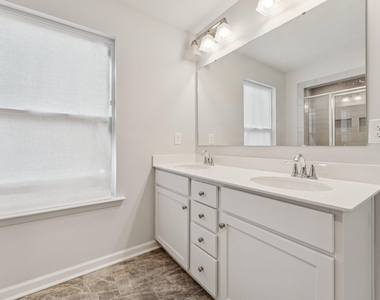 52 Tanglewood Place - Photo Thumbnail 21