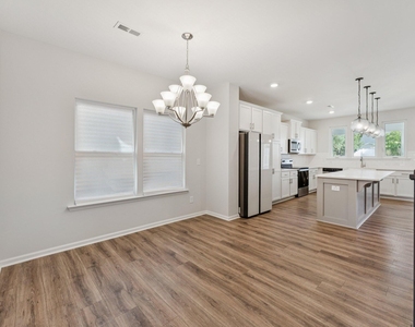 52 Tanglewood Place - Photo Thumbnail 4
