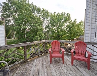 9847 Oakdale Woods Court - Photo Thumbnail 18