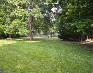 9847 Oakdale Woods Court - Photo Thumbnail 20