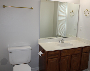 1400 Squire Ridge Drive - Photo Thumbnail 17