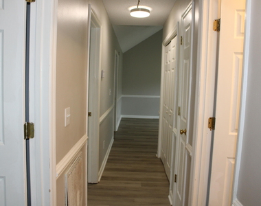 1400 Squire Ridge Drive - Photo Thumbnail 7