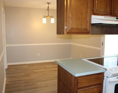 1400 Squire Ridge Drive - Photo Thumbnail 5