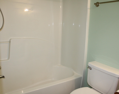 1400 Squire Ridge Drive - Photo Thumbnail 12