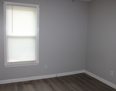 1400 Squire Ridge Drive - Photo Thumbnail 8