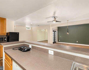7216 White House Drive - Photo Thumbnail 9