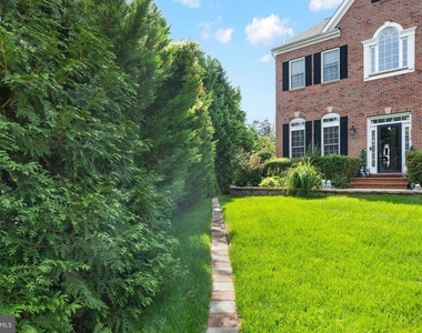 7216 White House Drive - Photo Thumbnail 20