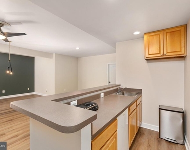 7216 White House Drive - Photo Thumbnail 8