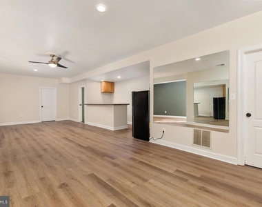 7216 White House Drive - Photo Thumbnail 6