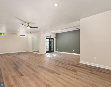 7216 White House Drive - Photo Thumbnail 3