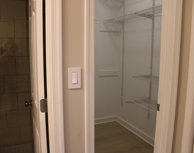 252 E Davie Street - Photo Thumbnail 16