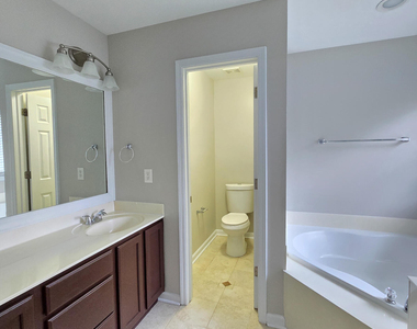 2603 Forest Shadows Lane - Photo Thumbnail 16