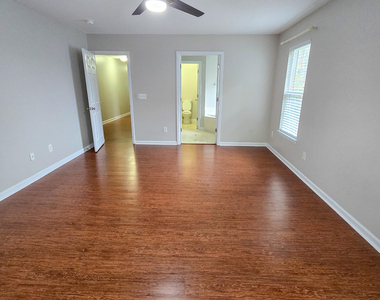 2603 Forest Shadows Lane - Photo Thumbnail 15