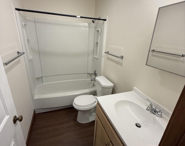 3525 Ivy Commons Drive - Photo Thumbnail 8
