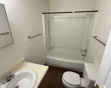 3525 Ivy Commons Drive - Photo Thumbnail 5