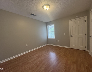 1305 Kent Road - Photo Thumbnail 5
