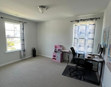 1032 Benay Road - Photo Thumbnail 10