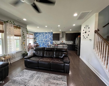 1032 Benay Road - Photo Thumbnail 8