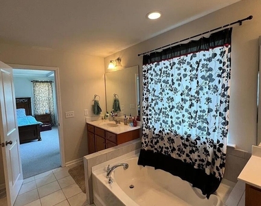 1032 Benay Road - Photo Thumbnail 24