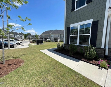 1032 Benay Road - Photo Thumbnail 32