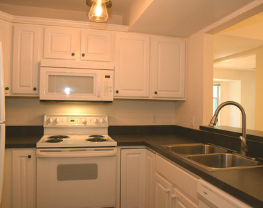 1221 Westview Lane - Photo Thumbnail 10