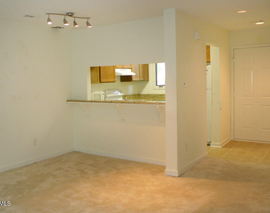 704 Martin Luther King Junior Boulevard - Photo Thumbnail 4