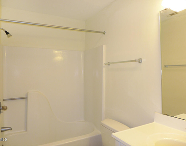 704 Martin Luther King Junior Boulevard - Photo Thumbnail 9