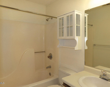 702 Martin Luther King Junior Boulevard - Photo Thumbnail 9