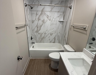 3533 Ivy Commons Drive - Photo Thumbnail 4