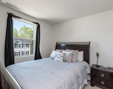 4005 Lush Grove Drive - Photo Thumbnail 11