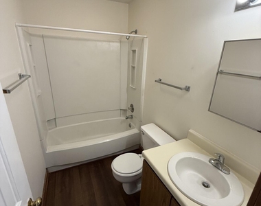 3530 Ivy Commons Drive - Photo Thumbnail 6
