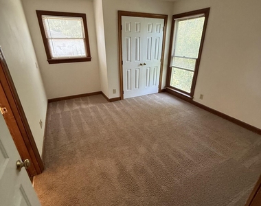 3530 Ivy Commons Drive - Photo Thumbnail 7