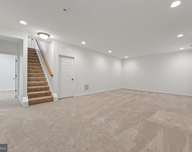 100 Blackford Drive - Photo Thumbnail 21