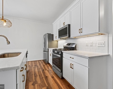 100 Blackford Drive - Photo Thumbnail 11