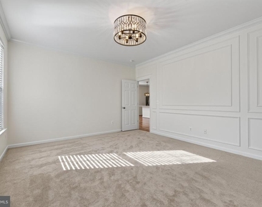 100 Blackford Drive - Photo Thumbnail 14