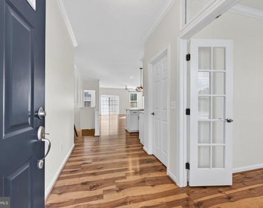 100 Blackford Drive - Photo Thumbnail 1