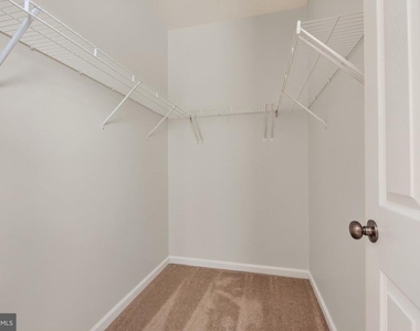 100 Blackford Drive - Photo Thumbnail 16
