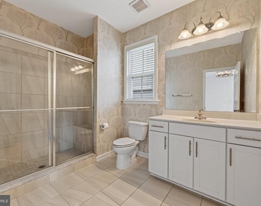 100 Blackford Drive - Photo Thumbnail 15