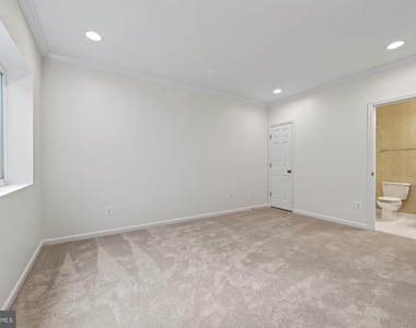 100 Blackford Drive - Photo Thumbnail 24