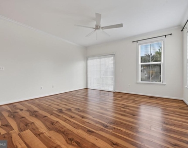 100 Blackford Drive - Photo Thumbnail 8