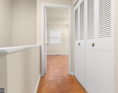 424 Greenbrier Court - Photo Thumbnail 20