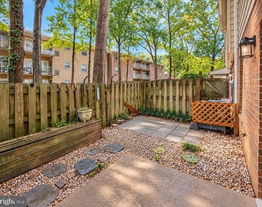 424 Greenbrier Court - Photo Thumbnail 39